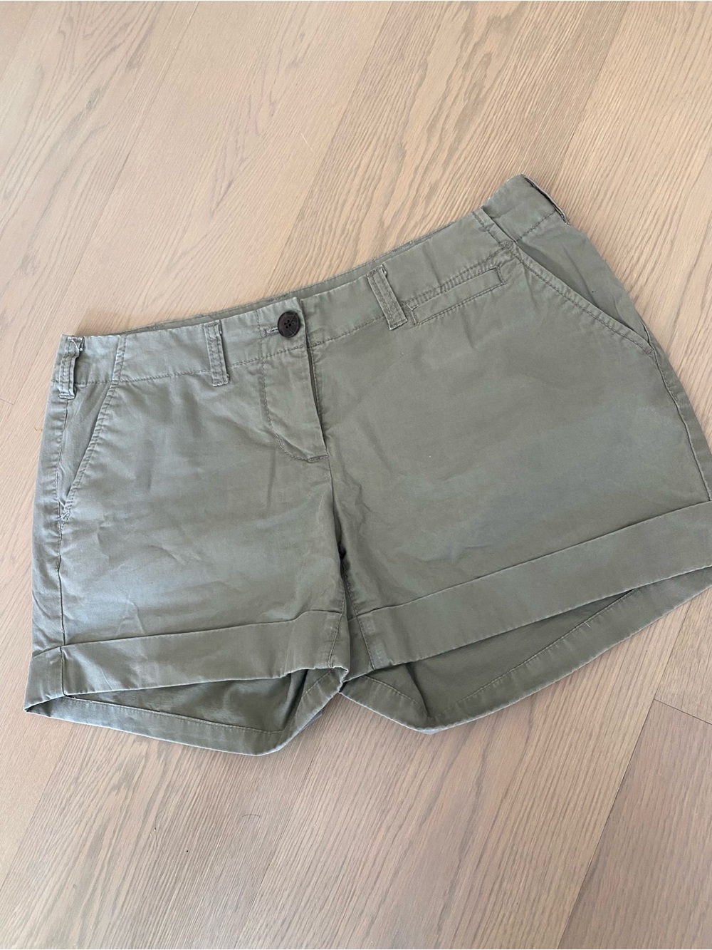 Dalia Collection Olive Green Cuffed Casual Shorts